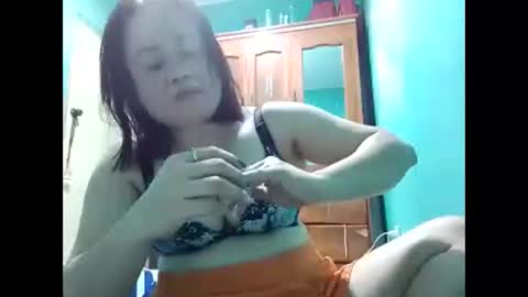 Snapshot of hotmama2325 chatting on November 5, 12:32 am JOY online show from November 5, 12:32 am