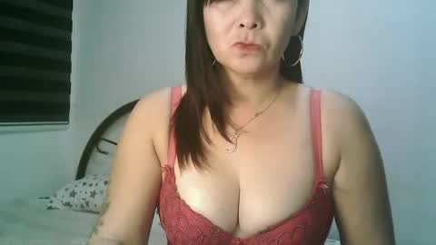 Snapshot of hotmamajen4u chatting on April 6, 12:30 am hotmamajen4u online show from April 6, 12:30 am