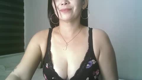 Snapshot of hotmamajen4u chatting on May 9, 12:38 am hotmamajen4u online show from May 9, 12:38 am