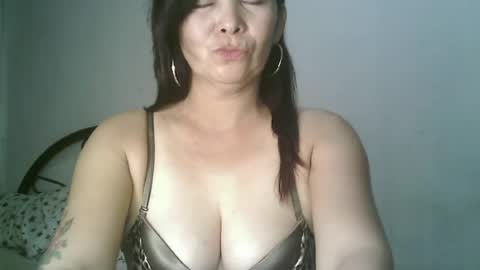 hotmamajen4u online show from June 24, 1:32 pm