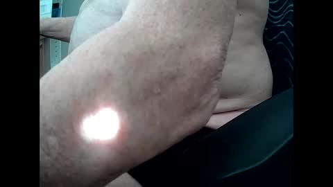 Snapshot of hotmassage50 chatting on March 8, 1:57 pm hotmassage50 online show from March 8, 1:57 pm