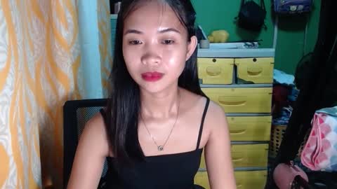 Snapshot of hotmom_gia chatting on December 2, 7:47 am hotmom_gia online show from December 2, 7:47 am