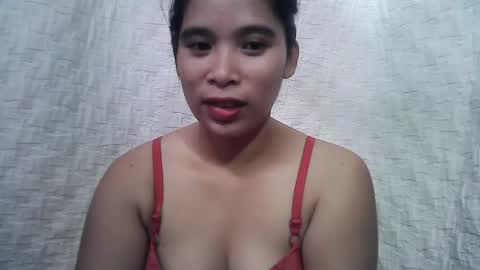 Snapshot of hotmompinay30 chatting on February 11, 11:32 pm flor online show from February 11, 11:32 pm