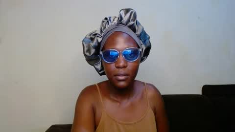 Snapshot of hotnelli chatting on October 21, 9:37 pm Rose online show from October 21, 9:37 pm