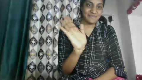 lola online show from December 25, 10:17 am