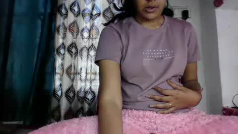 lola online show from January 4, 8:49 am
