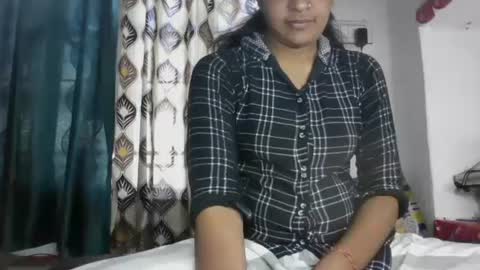 lola online show from January 24, 10:11 am