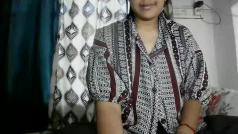 lola online show from March 27, 5:13 am