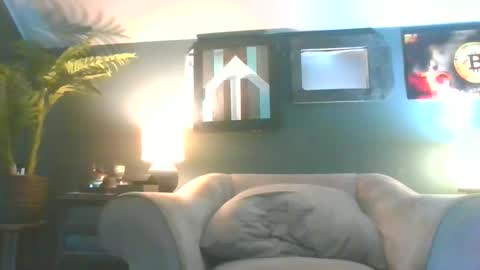 Snapshot of hotpadad chatting on February 26, 6:40 pm Up2NoGoodX2 online show from February 26, 6:40 pm