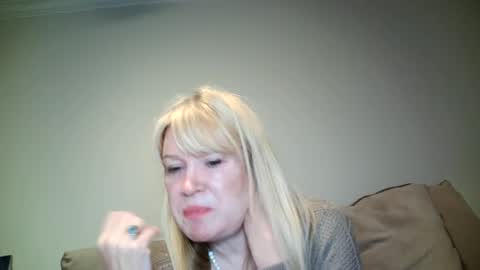 Snapshot of hotpepperrose chatting on December 5, 11:49 am hotpepperose online show from December 5, 11:49 am