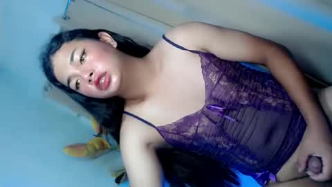 hotsiren101 online show from May 26, 3:02 am