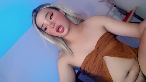 hotsiren101 online show from July 14, 3:44 am