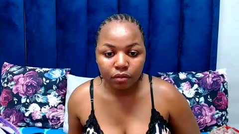 hotsmalltitsx online show from July 24, 7:12 pm
