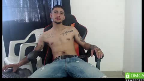 Snapshot of hotsteel420 chatting on November 18, 1:37 pm hotsteel420 online show from November 18, 1:37 pm