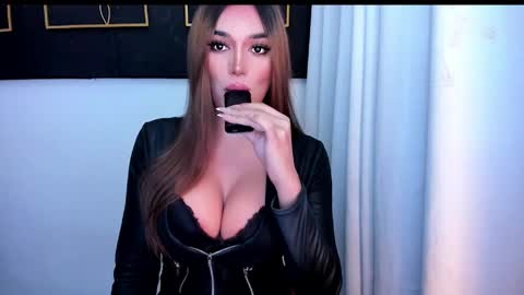 Snapshot of hotstellacumxxx chatting on April 7, 5:19 am STELLA online show from April 7, 5:19 am