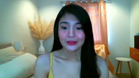 Snapshot of hotsweetangel00 chatting on December 20, 3:47 am Sweet Angel online show from December 20, 3:47 am