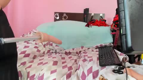 Monica online show from February 11, 8:37 am