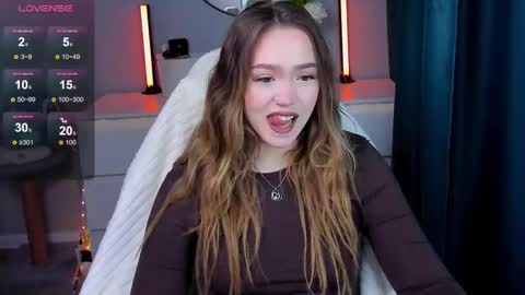 hello Im Eva online show from October 11, 8:24 am