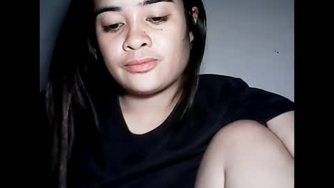 Snapshot of hottie_asianbabe chatting on March 5, 12:39 am Leen online show from March 5, 12:39 am