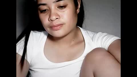 Snapshot of hottie_asianbabe chatting on May 2, 2:27 am Leen online show from May 2, 2:27 am