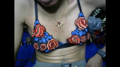 hottie baddie14 online show from December 4, 9:45 pm