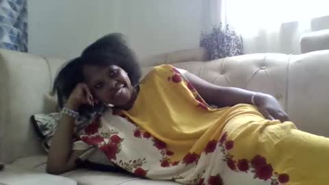 hottiecreamys cam online show from September 12, 7:41 am