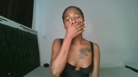 hottie_mistie online show from June 10, 6:45 am