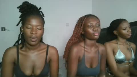 hottie_mistie online show from June 25, 5:23 am