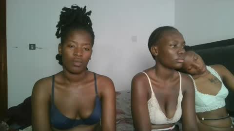 Snapshot of hottie_mistie chatting on June 27, 7:02 am hottie_mistie online show from June 27, 7:02 am