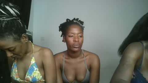 Snapshot of hottie_mistie chatting on July 4, 6:52 am hottie_mistie online show from July 4, 6:52 am