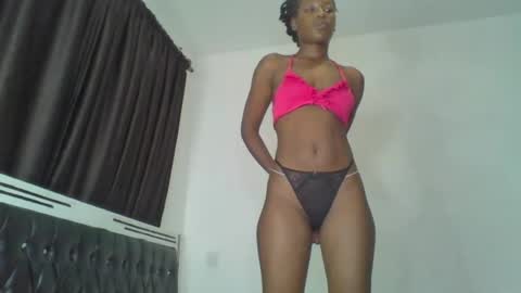 Snapshot of hottie_mistie chatting on July 9, 7:18 pm hottie_mistie online show from July 9, 7:18 pm