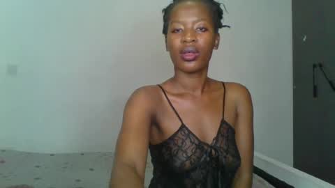 Snapshot of hottie_mistie chatting on July 15, 11:04 am hottie_mistie online show from July 15, 11:04 am