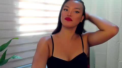 Maxine online show from September 22, 1:18 am