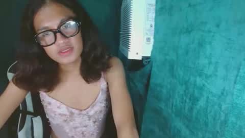 hottiest_luna online show from April 29, 6:39 am