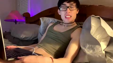 Snapshot of hottiewithabody101 chatting on April 1, 1:06 am hottiewithabody101 online show from April 1, 1:06 am