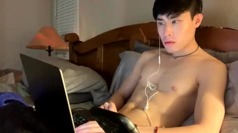 Snapshot of hottiewithabody101 chatting on April 1, 1:12 pm hottiewithabody101 online show from April 1, 1:12 pm