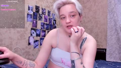 Snapshot of hotty_linn chatting on September 14, 3:44 pm Linn online show from September 14, 3:44 pm