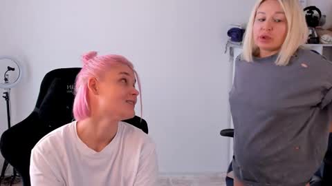 Nessie and Jessie online show from September 25, 10:30 am