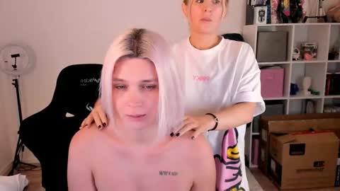 Nessie and Jessie online show from November 2, 4:53 pm