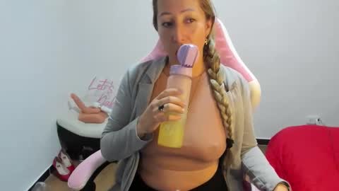 Snapshot of hottychrystal chatting on November 29, 11:30 pm hottychrystal online show from November 29, 11:30 pm