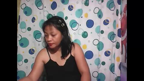 Snapshot of hottyelle1 chatting on February 13, 9:00 pm hottyelle1 online show from February 13, 9:00 pm