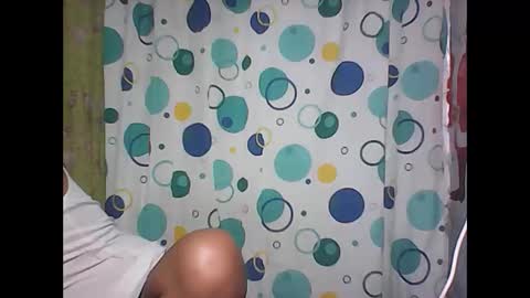 Snapshot of hottyelle1 chatting on April 3, 7:56 pm hottyelle1 online show from April 3, 7:56 pm