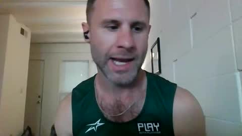 Snapshot of hotwhitedude2026 chatting on June 11, 12:32 am hotwhitedude2026 online show from June 11, 12:32 am