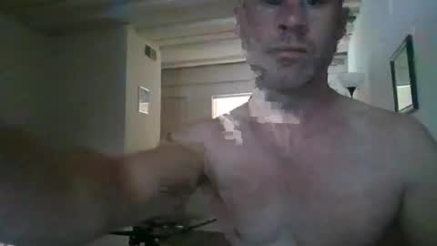 Snapshot of hotwhitedude2026 chatting on June 15, 3:58 pm hotwhitedude2026 online show from June 15, 3:58 pm
