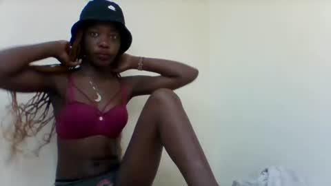 hotyqueen20 online show from July 8, 10:42 am