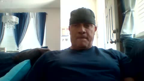 Snapshot of hotyummycock69 chatting on May 23, 7:18 pm hotyummycock69 online show from May 23, 7:18 pm