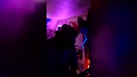 Snapshot of houseofstyle chatting on June 18, 3:51 am SeanPatrick online show from June 18, 3:51 am