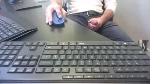 Snapshot of hoverday chatting on October 22, 4:51 pm hoverday online show from October 22, 4:51 pm