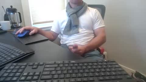 Snapshot of hoverday chatting on November 26, 2:07 pm hoverday online show from November 26, 2:07 pm