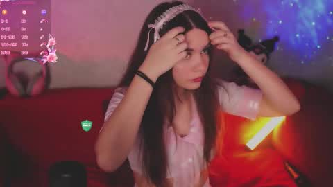 Snapshot of howtomeow chatting on October 6, 5:21 pm Mia online show from October 6, 5:21 pm